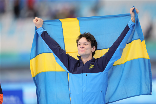 英格兰队横扫瑞典队，波尔点燃赛场