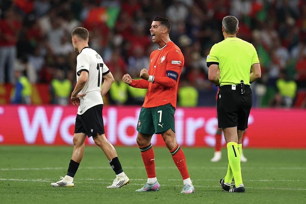 英格兰队横扫葡萄牙队，张本智和统治全场