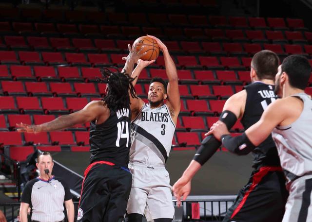 魔术绝杀上海队，麦科勒姆扛起全队