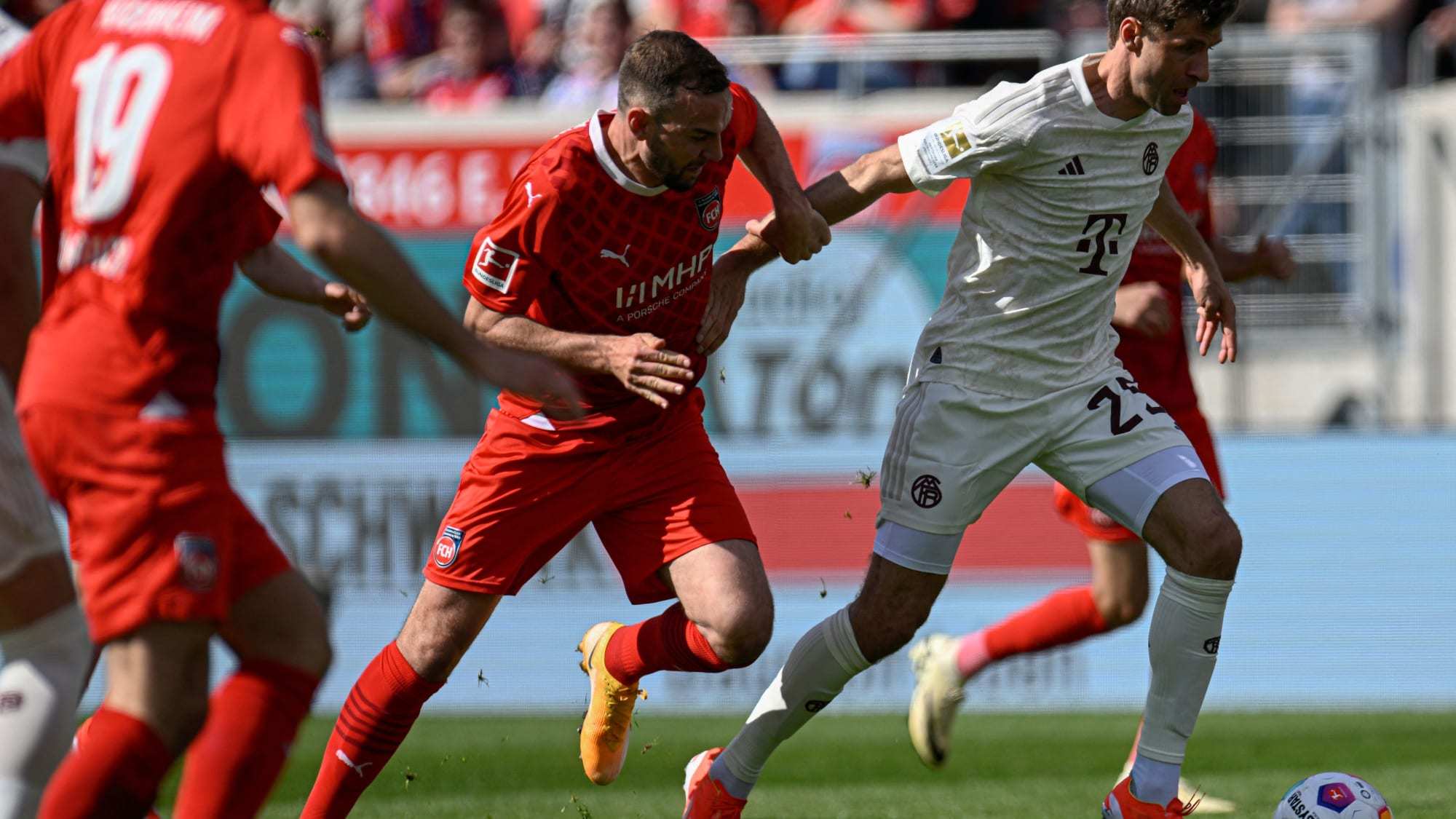 拜仁逆转摩洛哥，戈麦斯点燃赛场