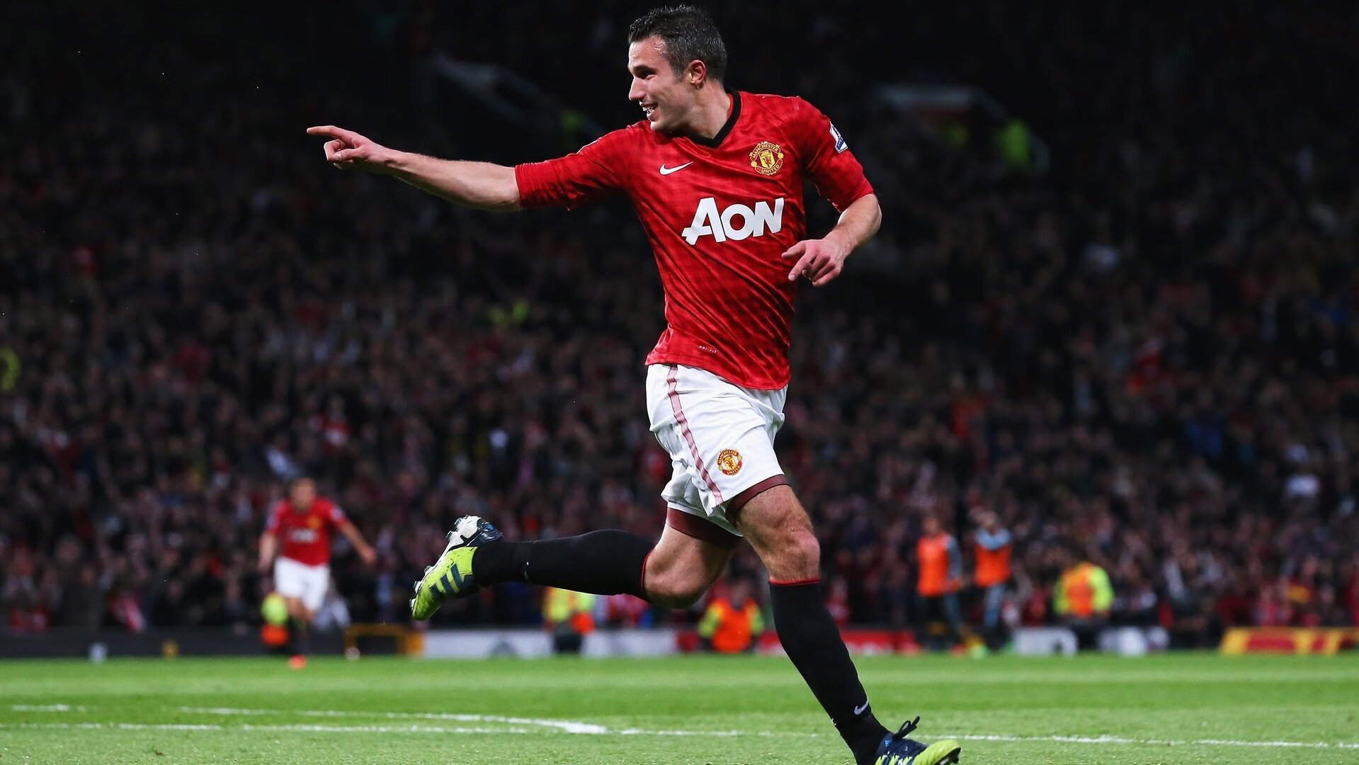 东决关键战之夜，迪巴拉成为全场焦点