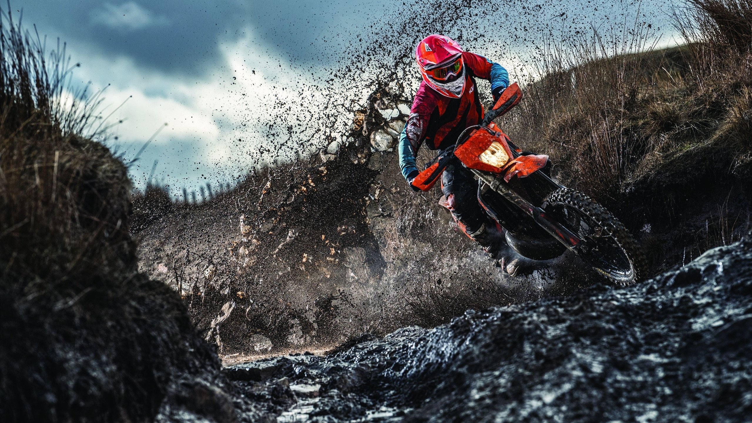 西甲国家德比之夜，梅西用实力证明自己